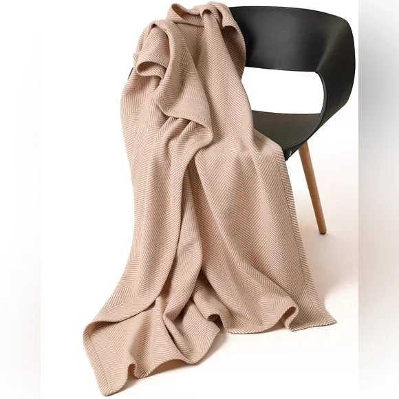 100% Wool Tan and Ivory Soft Herringbone Throw Blanket 53"x69" - Picture 6 of 13